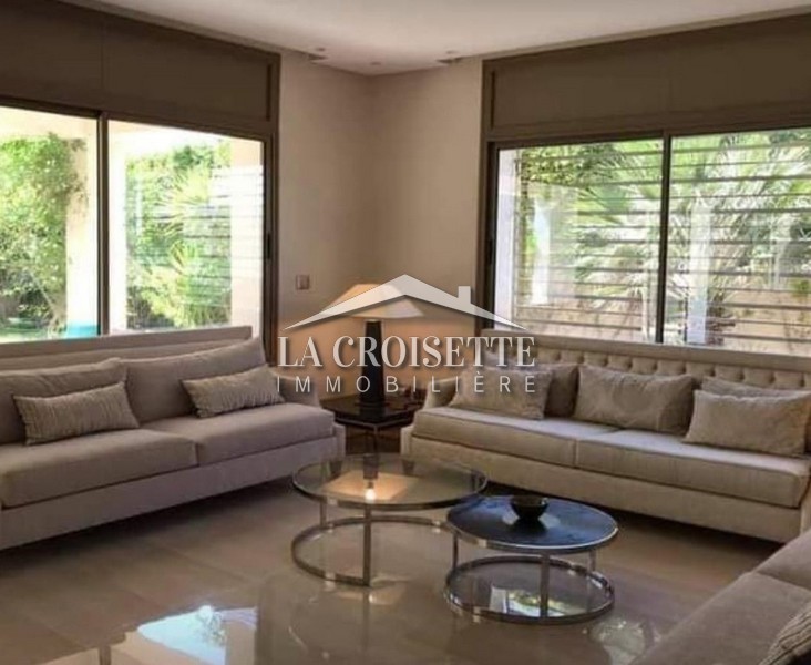 Villa S+4 avec piscine à La Marsa